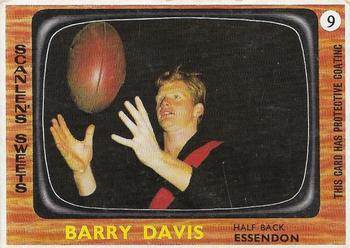 1967 Scanlens VFL #9 Barry Davis Front